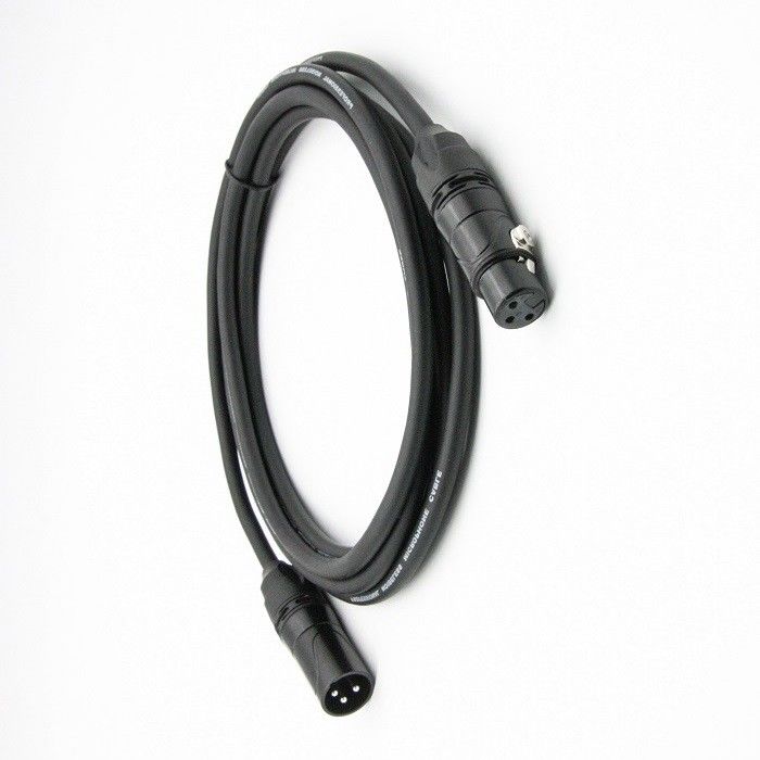 Les câbles de microphone XLR à 3 broches et le microphone XLR à XLR